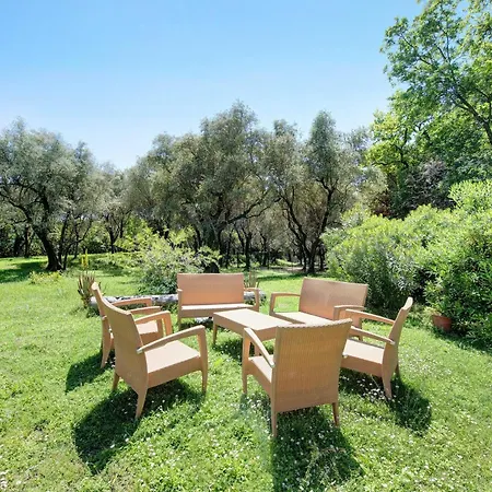 Appartamento La Casetta Nel Bosco Garda *
